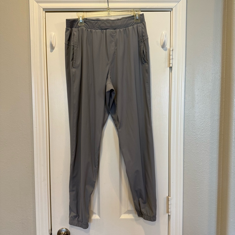 Lululemon Surge Jogger Pants Sweatpants Men’s Medium Light Grey LM5956S Active